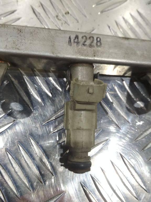 форсунка Kia Picanto 2 поколение 2013, 1.0 л., бензин, 35310-04000 - фото №1