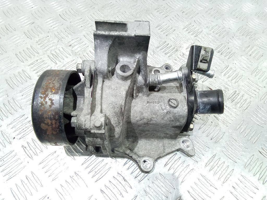 помпа Renault Megane 2 поколение 2006, 1.6 л., дизель, K8WA1KC - фото №1