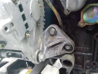 кронштейн генератора Nissan Almera Tino V10 [рестайлинг] 2005, 2.2 л., дизель, МКПП