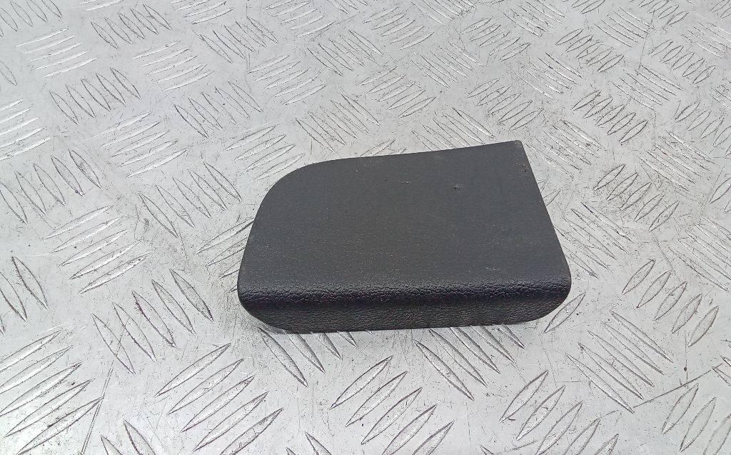 пластик Volkswagen Golf Plus 2 поколение 2010, 5M0867658 - фото №1