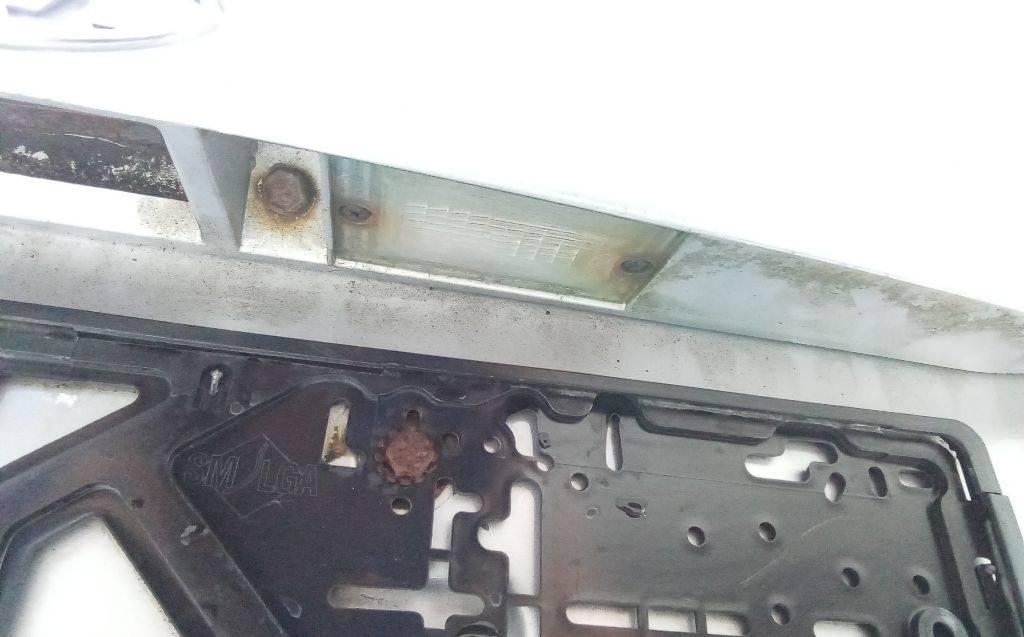 подсветка номера Kia Cerato 1 поколение 2004 - фото №1