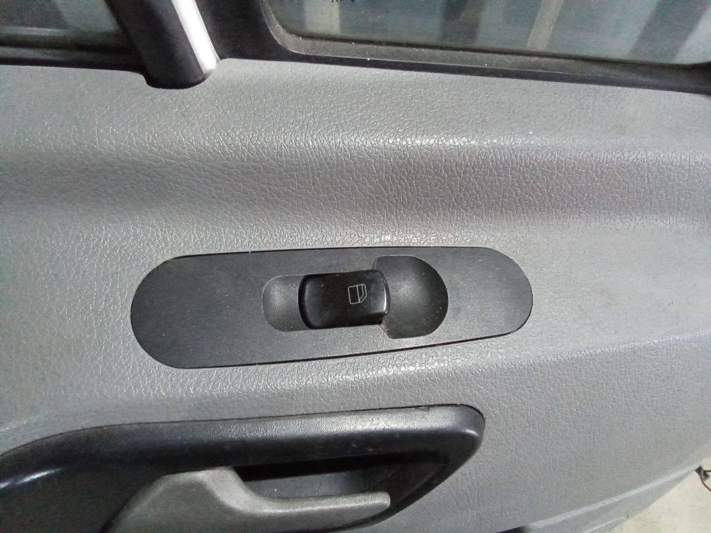 кнопка стеклоподъемника двери Mercedes-Benz Sprinter 2 поколение (W906) 2012 - фото №1