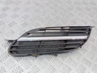 решетка радиатора Nissan Almera Tino V10 [рестайлинг] 2004, 9381M010