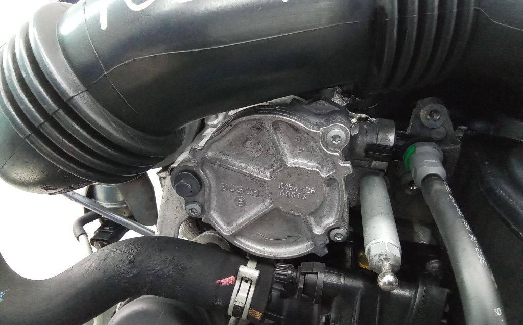 насос вакуумный Peugeot 207 1 поколение 2007, 1.6 л., дизель, МКПП - фото №1