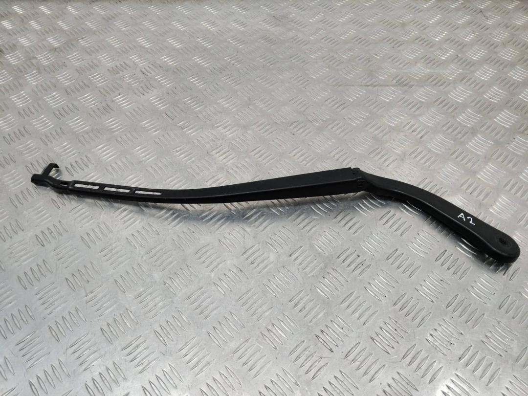 щеткодержатель (поводок стеклоочистителя, дворник) BMW 3 серия E90/E91/E92/E93 2007, 3.0 л., бензин, кабриолет - фото №1