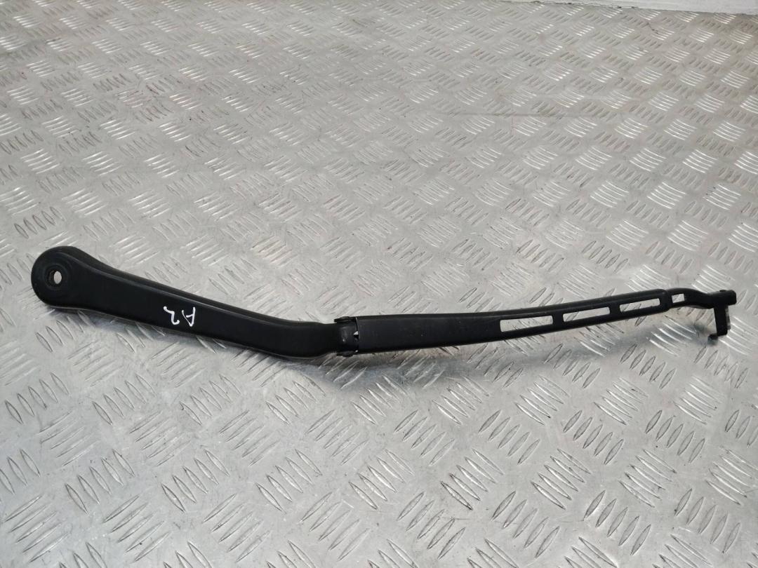 щеткодержатель (поводок стеклоочистителя, дворник) BMW 3 серия E90/E91/E92/E93 2007, 3.0 л., бензин, кабриолет - фото №1