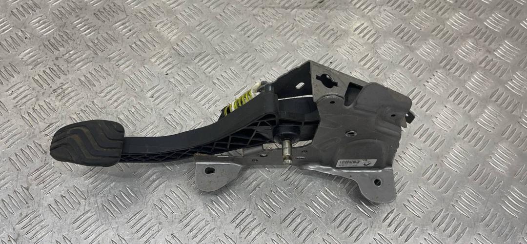 педаль сцепления Renault Scenic 4 поколение 2017, 465039052R - фото №1