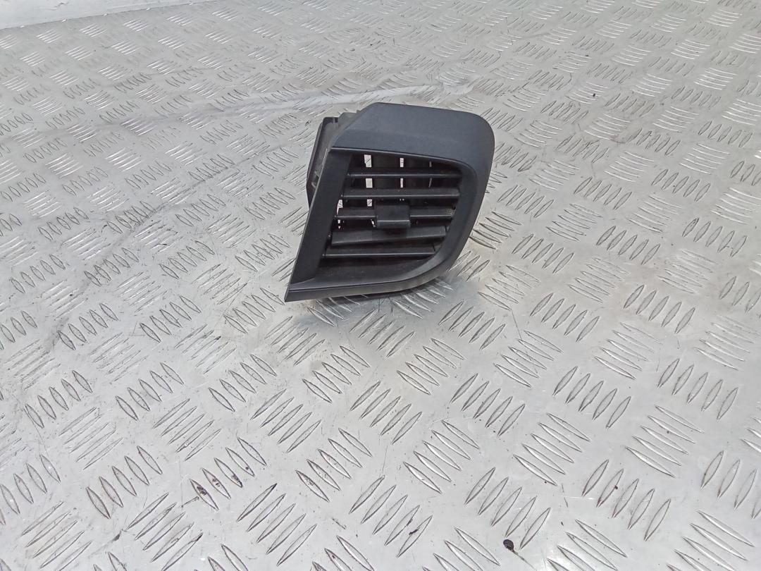 дефлектор обдува салона Peugeot Traveller 1 поколение 2020 - фото №1