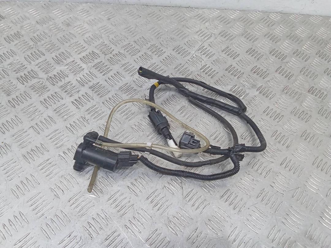 насос (моторчик) омывателя стекла Volvo XC60 1 поколение 2011 - фото №1