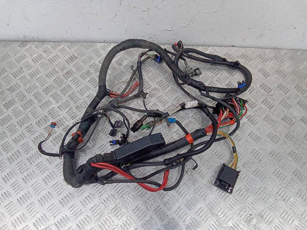 проводка двигателя Renault Logan 1 поколение 2005, 1.6 л., бензин, 8200527883 - фото №1