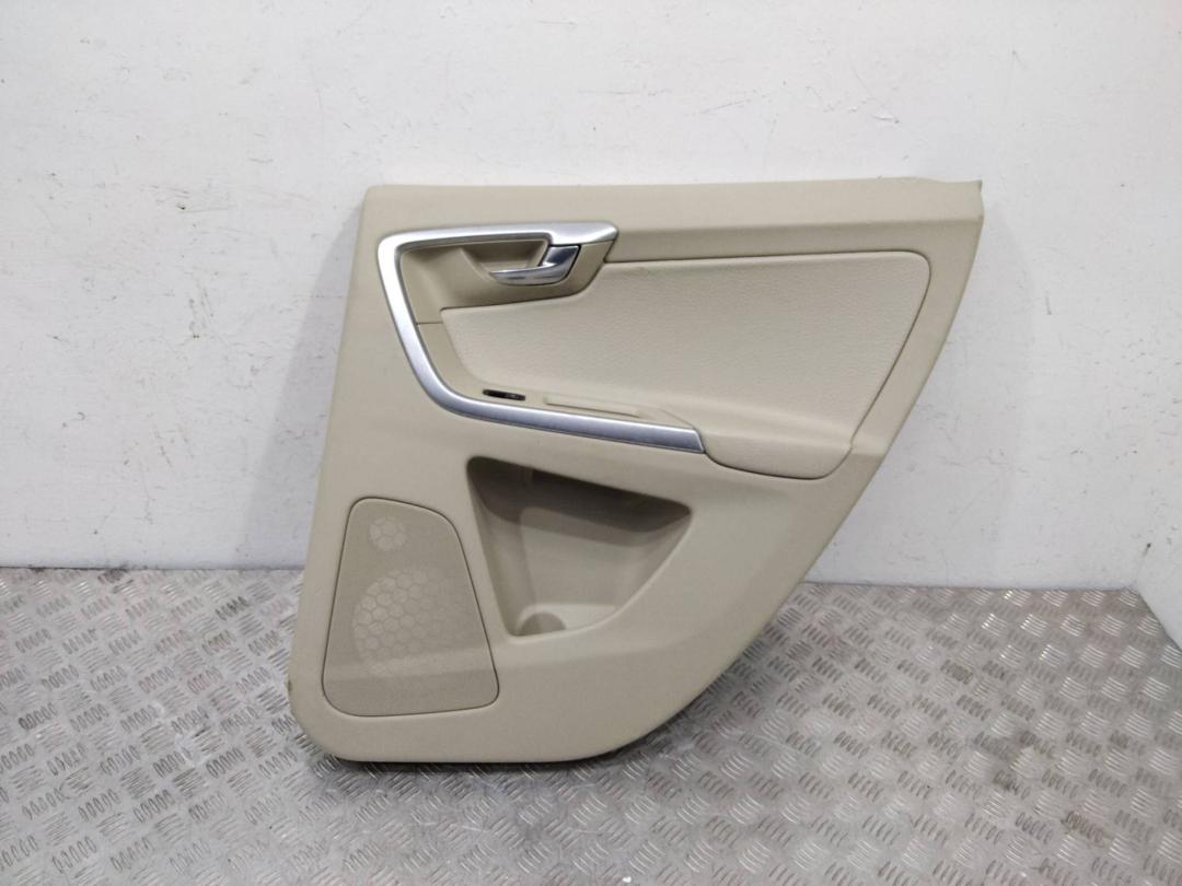 обшивка двери задняя правая Volvo XC60 1 поколение 2011, 30766413, 8632271 - фото №1