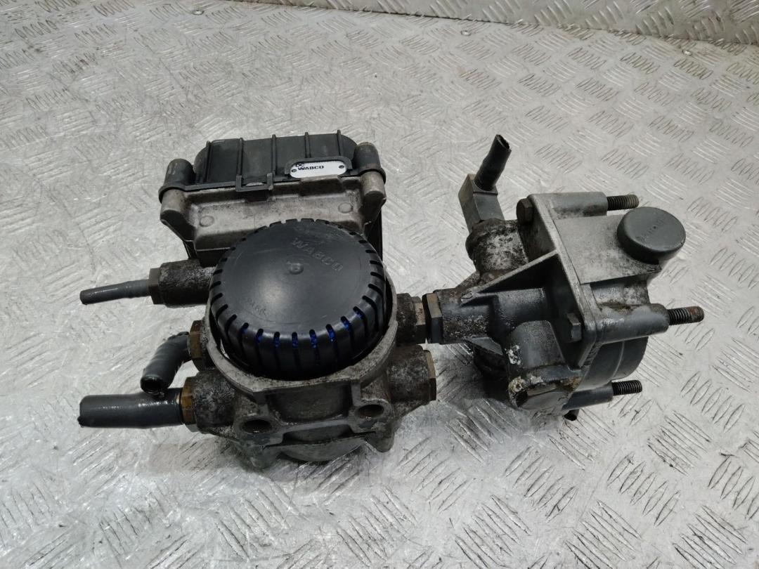 кран модулятор EBS Mercedes-Benz Actros 4 поколение (MP4) 2013, A0004296324, A0054299544 - фото №1