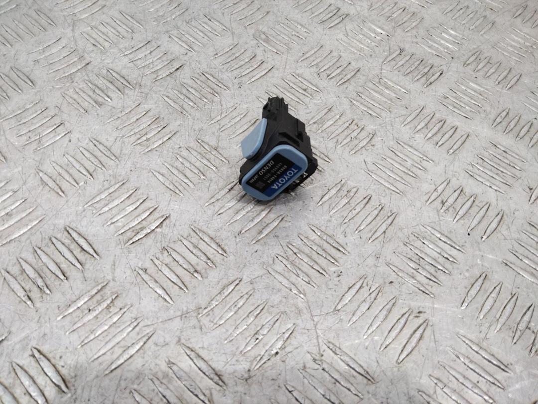 датчик удара Toyota C-HR 1 поколение 2018, 8983AF4010 - фото №1