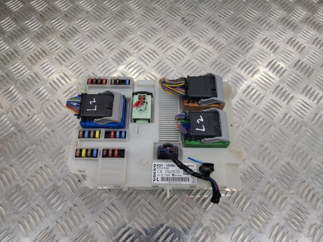 блок предохранителей Volvo XC60 1 поколение 2011, BG9T14C256GA - фото №1