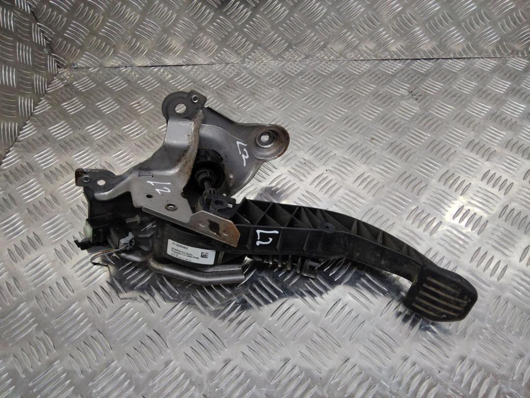 педаль сцепления Volvo XC60 1 поколение 2011, 31329063 - фото №1