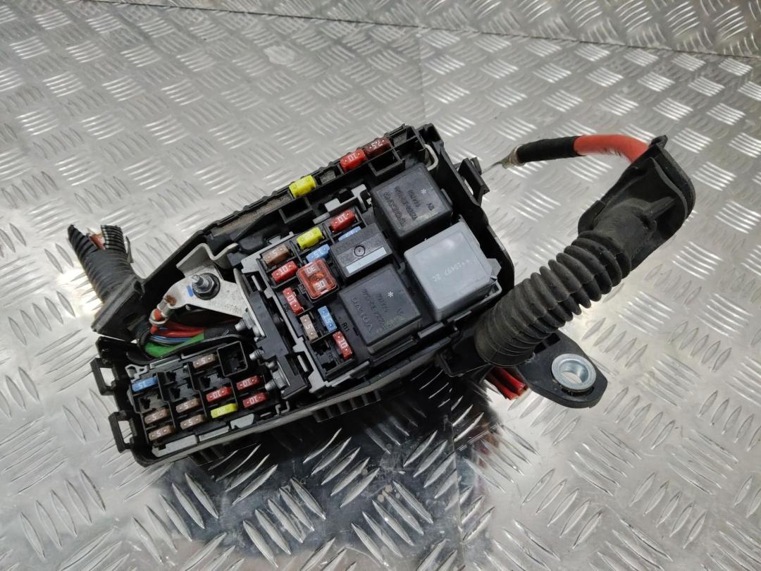 блок предохранителей Volvo XC60 1 поколение 2011, 6G9T14A076MB - фото №1