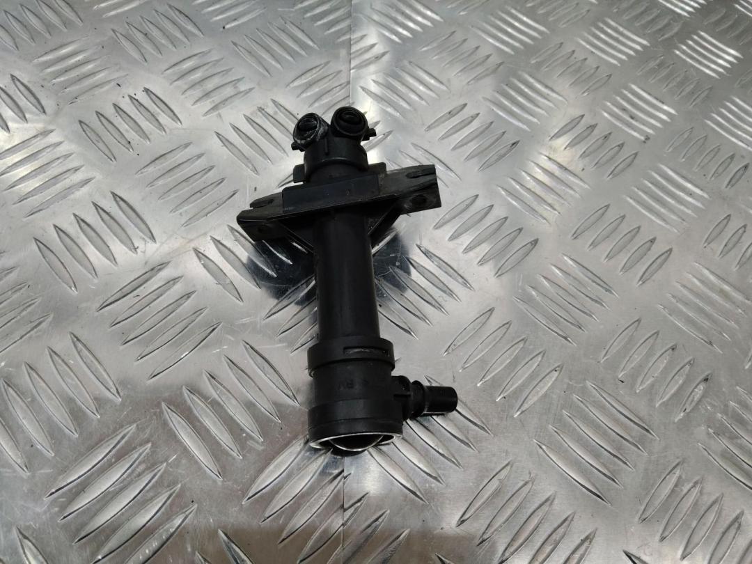форсунка омывателя лобового стекла Audi Q3 8U 2012, 8U0955102, 8U0955102B - фото №1