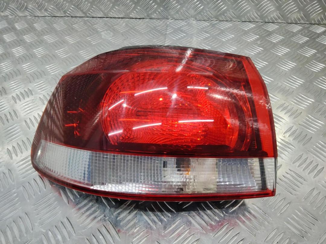 фонарь задний левый Volkswagen Golf 6 поколение 2011, хетчбэк 5 дв., 5K0945095M - фото №1