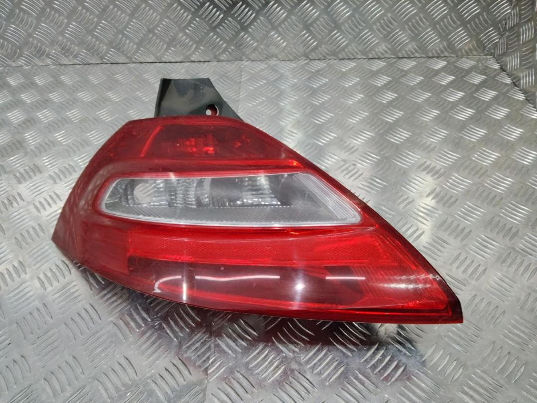 фонарь задний левый Renault Megane 3 поколение 2008, хетчбэк 5 дв., 89318190 - фото №1