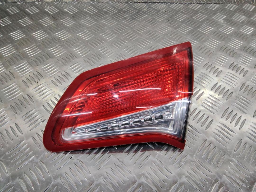 фонарь крышки багажника правый Citroen C4 2 поколение 2011, хетчбэк 5 дв., 9672155480 - фото №1