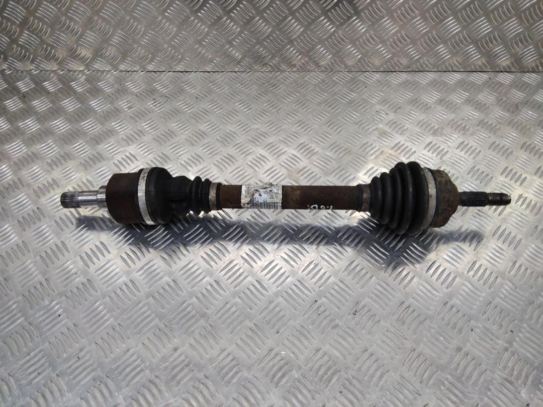 полуось передняя левая (приводной вал, ШРУС) Citroen DS3 1 поколение 2011, 1.6 л., дизель, 9686025580 - фото №1