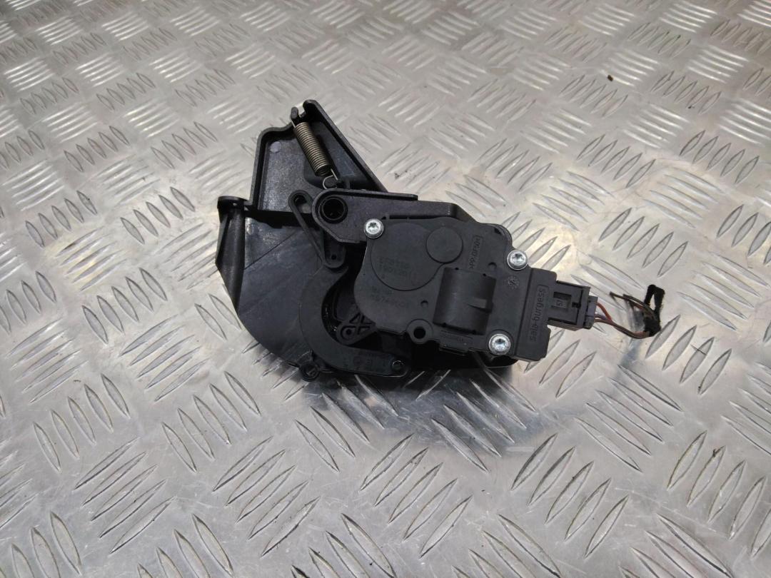 моторчик заслонки печки Mercedes-Benz E-Класс W212/S212/C207/A207 2011, K9749005 - фото №1