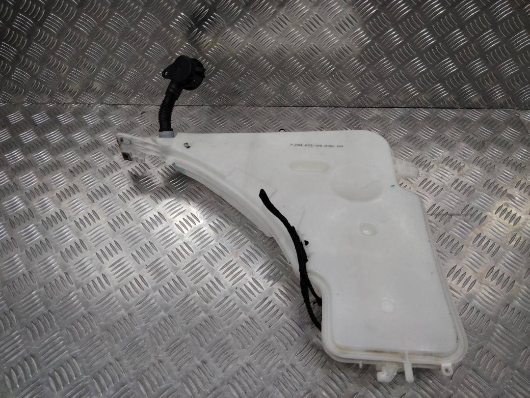 бачок омывателя BMW 3 серия F30/F31/F34 2012, седан, 7241671 - фото №1