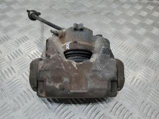 суппорт передний правый Renault Duster 1 поколение 2013, 2.0 л., бензин