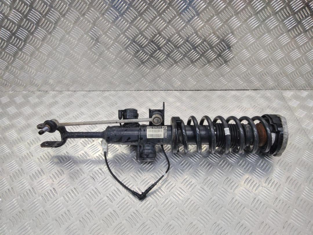 стойка передняя правая BMW 5 серия F07/F10/F11 2010, 3.0 л., дизель, 6796932, 6796178 - фото №1