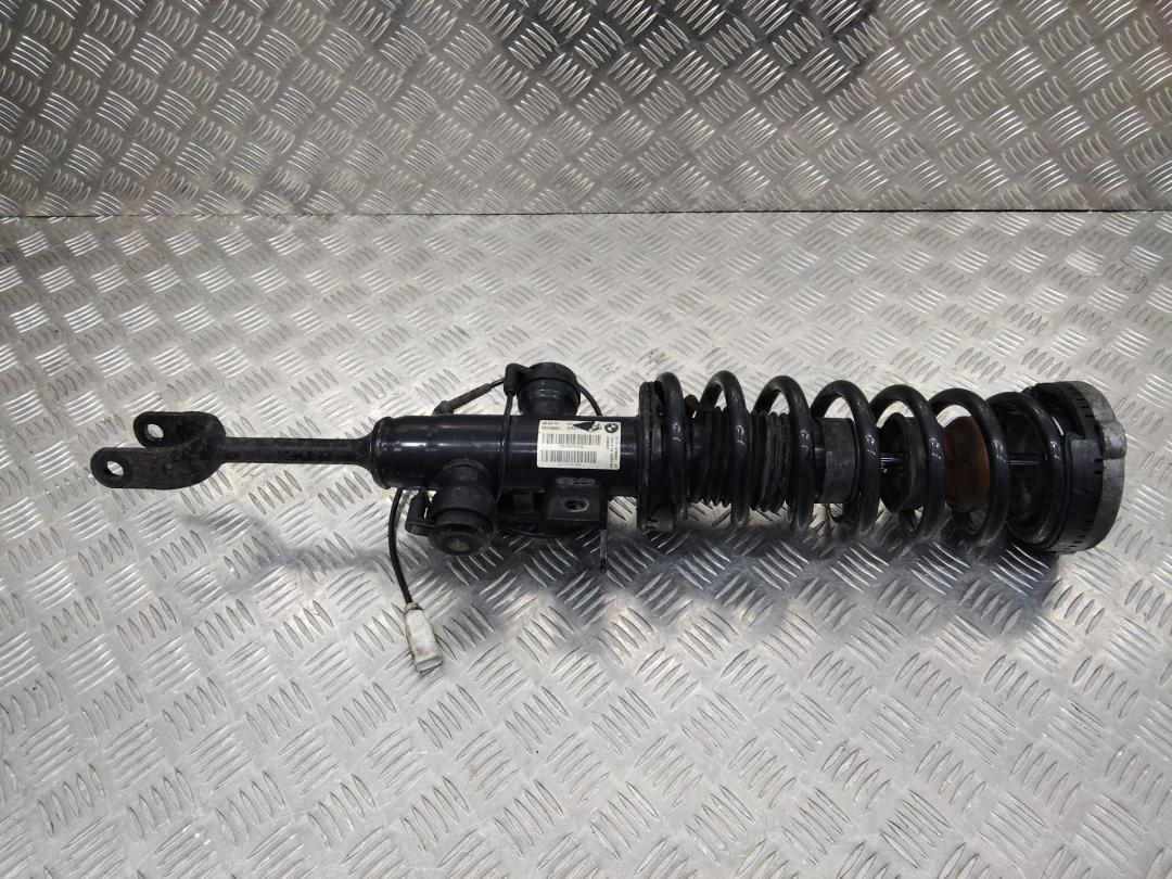 стойка передняя левая BMW 5 серия F07/F10/F11 2010, 3.0 л., дизель, 6796931, 6796177 - фото №1