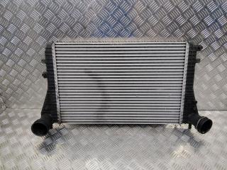 интеркулер Volkswagen Tiguan 1 поколение 2008, 3C0145805R