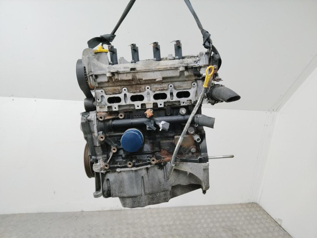 двигатель Renault Duster 1 поколение 2014, 1.6 л., бензин, K4M696, K4MF696 - фото №1