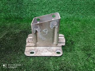 кронштейн заднего бампера Opel Vectra C рестайлинг (2005—2008) 2007, 24402663