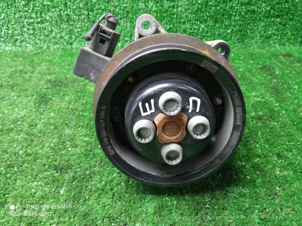 помпа Volkswagen Jetta V (2005—2011) 2008, Название двигателя 1.4TSI BLG, 03C121004J - фото №1