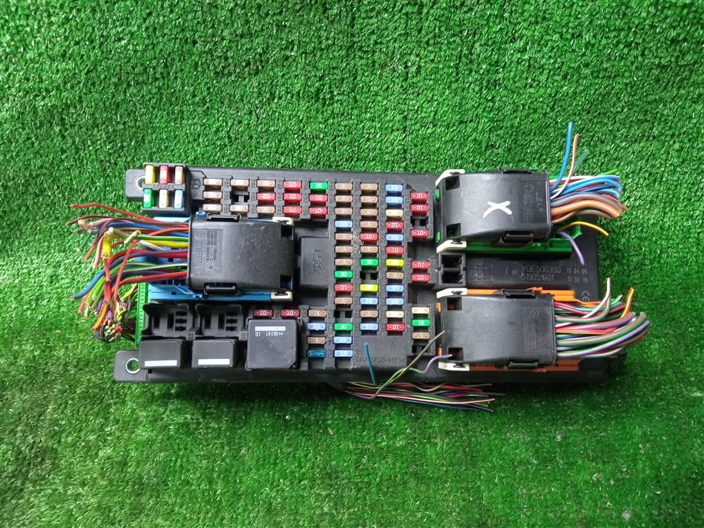 блок предохранителей Land Rover Discovery III (2004—2009) 2008, 2.7TD 276TDV6, YQE500350 - фото №1