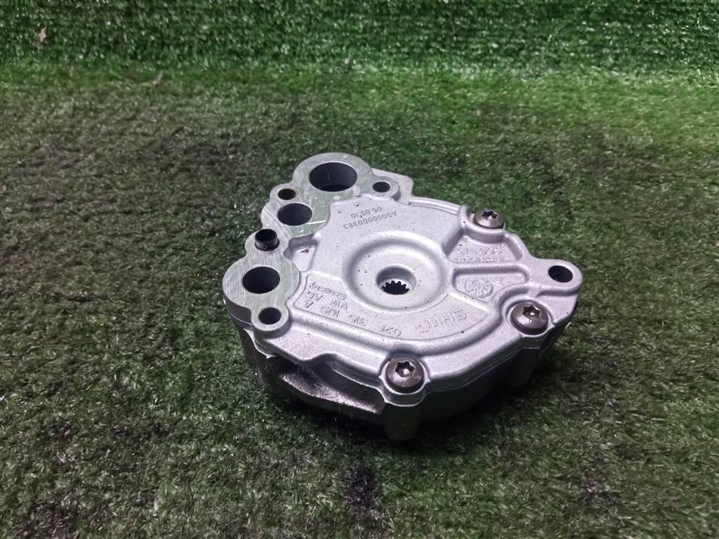 Насос мясляный КПП Volkswagen Passat B6 (2005—2010) 2008, Название двигателя 2.0TD BKP, 02E315105A - фото №1