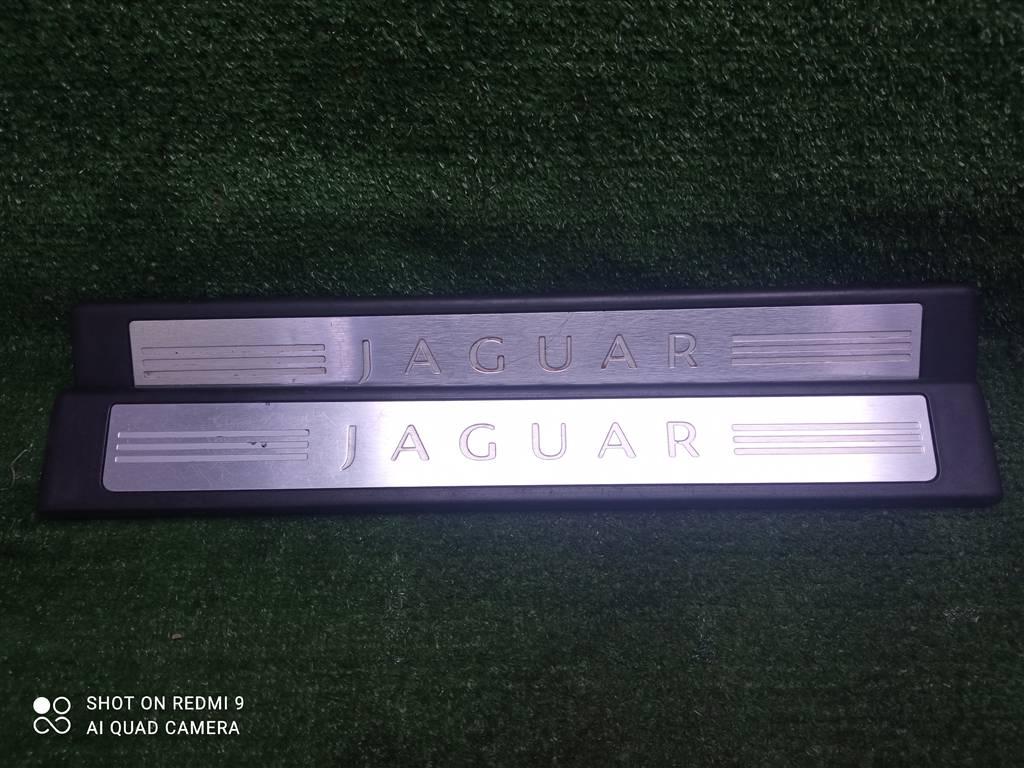 накладка на порог внутренняя Jaguar XF I (2007—2011) 2010, Название двигателя 3.0TD, 8X2313200AF - фото №1