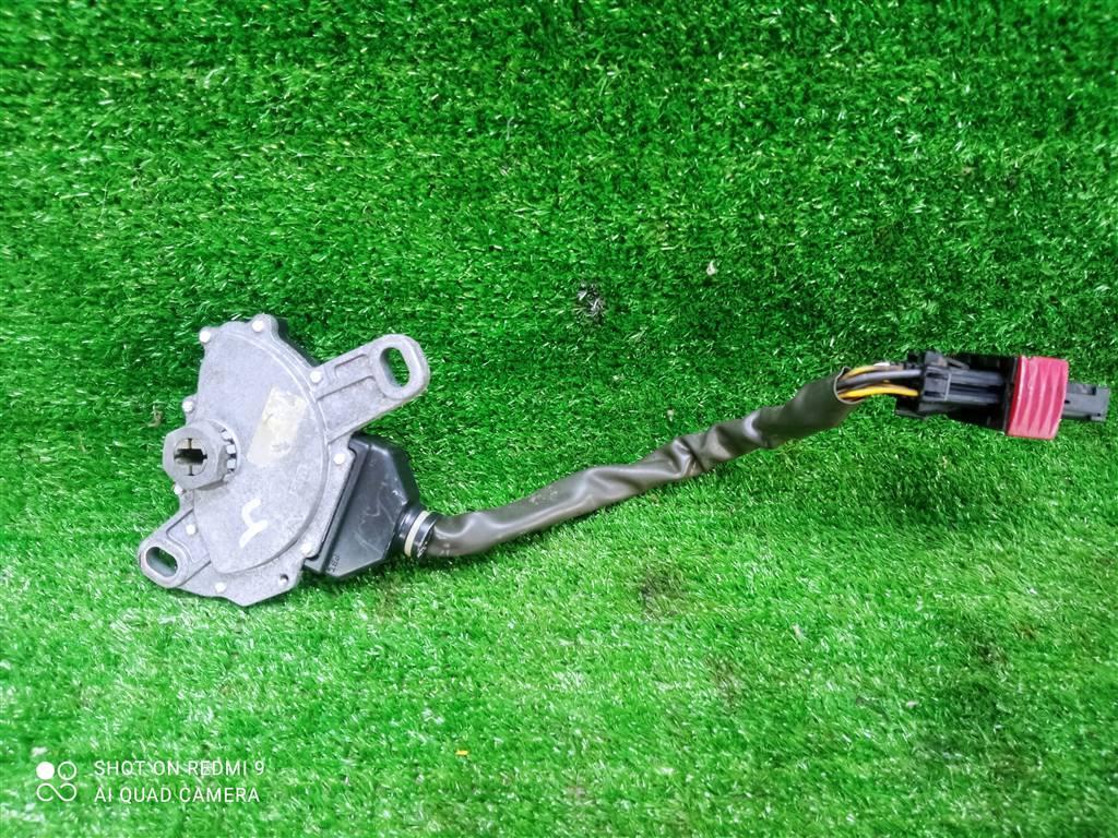 селектор АКПП Opel Astra H рестайлинг (2006—2014) 2012, Название двигателя 1.8i Z18XER, 6290392 - фото №1