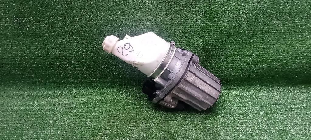 насос гидроусилителя руля Opel Zafira B рестайлинг (2008—2014) 2008, 1.8i Z18XER, 13292554 - фото №1