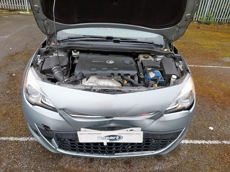 двигатель Opel Astra GTC J рестайлинг (2011—2017) 2013, 2.0TD A20DTH, 95515367 - фото №1