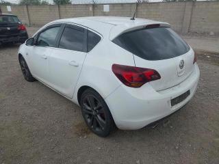 дверь задняя левая Opel Astra J (2009—2012) 2010, 13285610