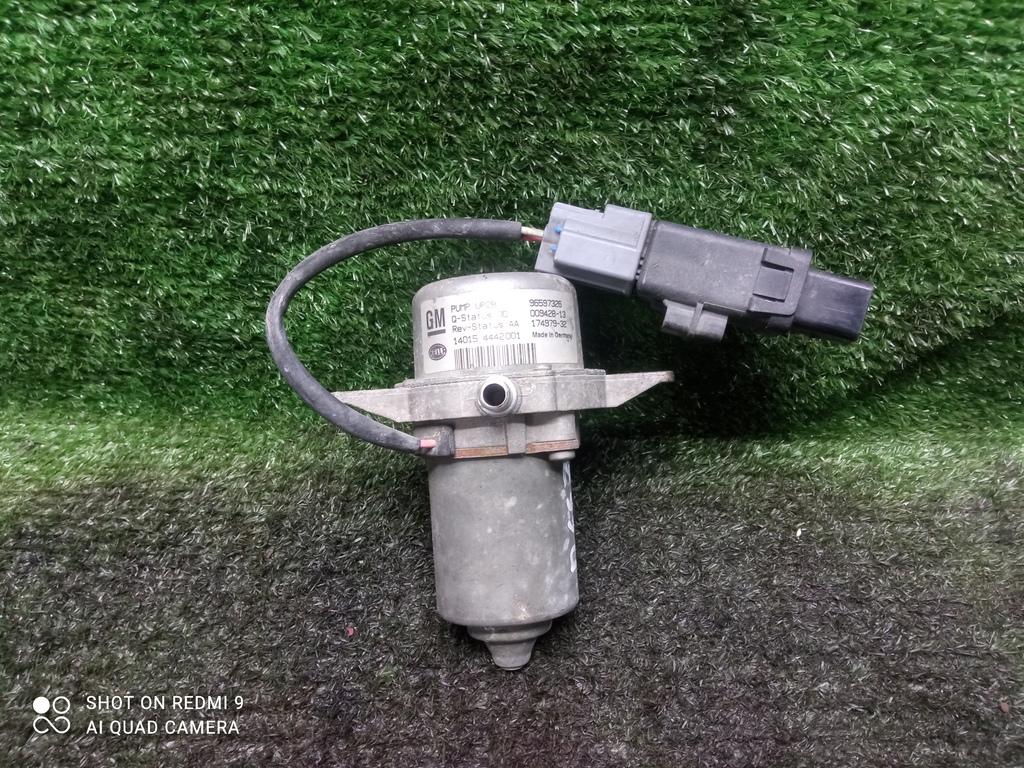 насос вакуумный Chevrolet Aveo II (2011—2020) 2014, 1.6i F16D4, 96597326 - фото №1