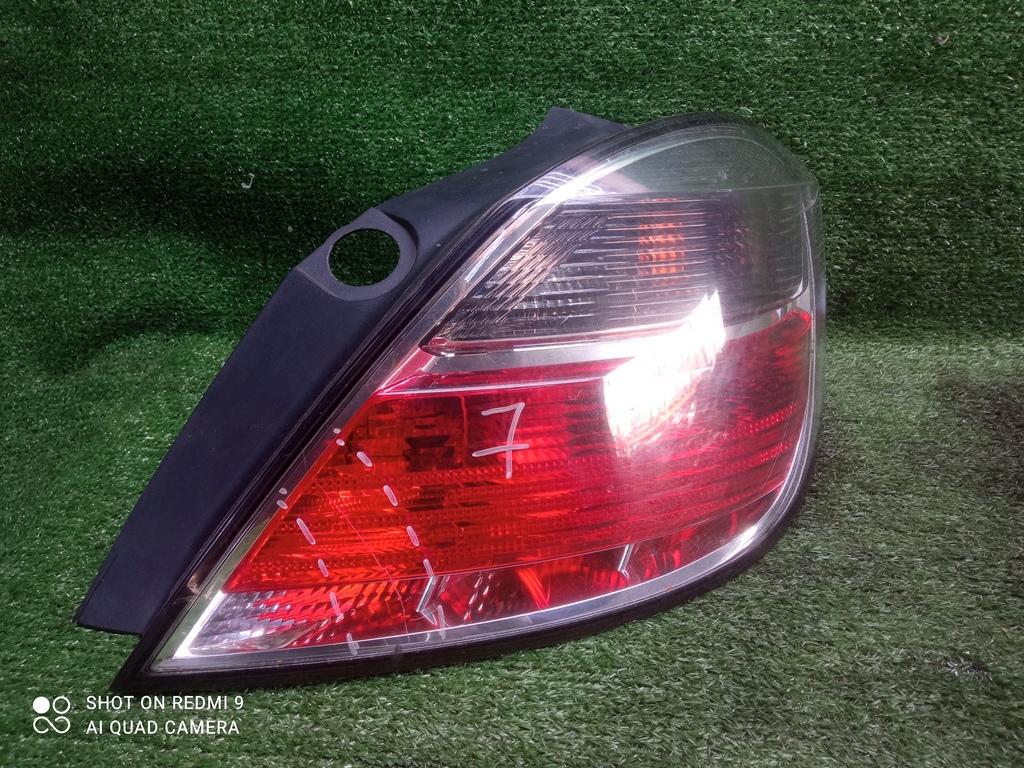 фонарь задний правый Opel Astra H рестайлинг (2006—2014) 2011, 1.8i Z18XER, 13222325 - фото №1