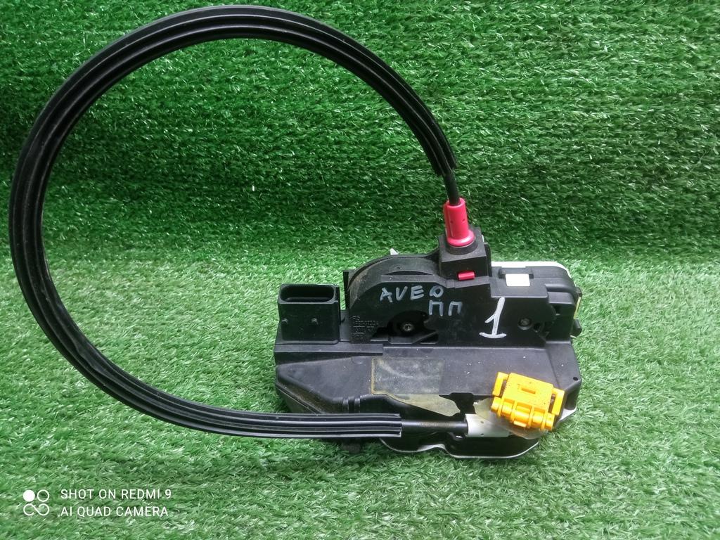 замок двери передней правой Chevrolet Aveo II (2011—2020) 2014, 1.6i F16D4, 13579523 - фото №1