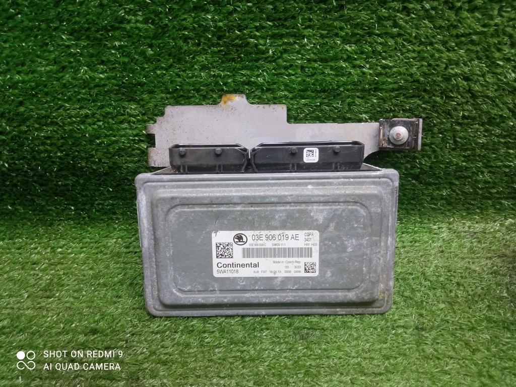 блок управления двигателем Skoda Fabia II (2007—2010) 2010, 1.2i CGPA, 03E906019AE - фото №1