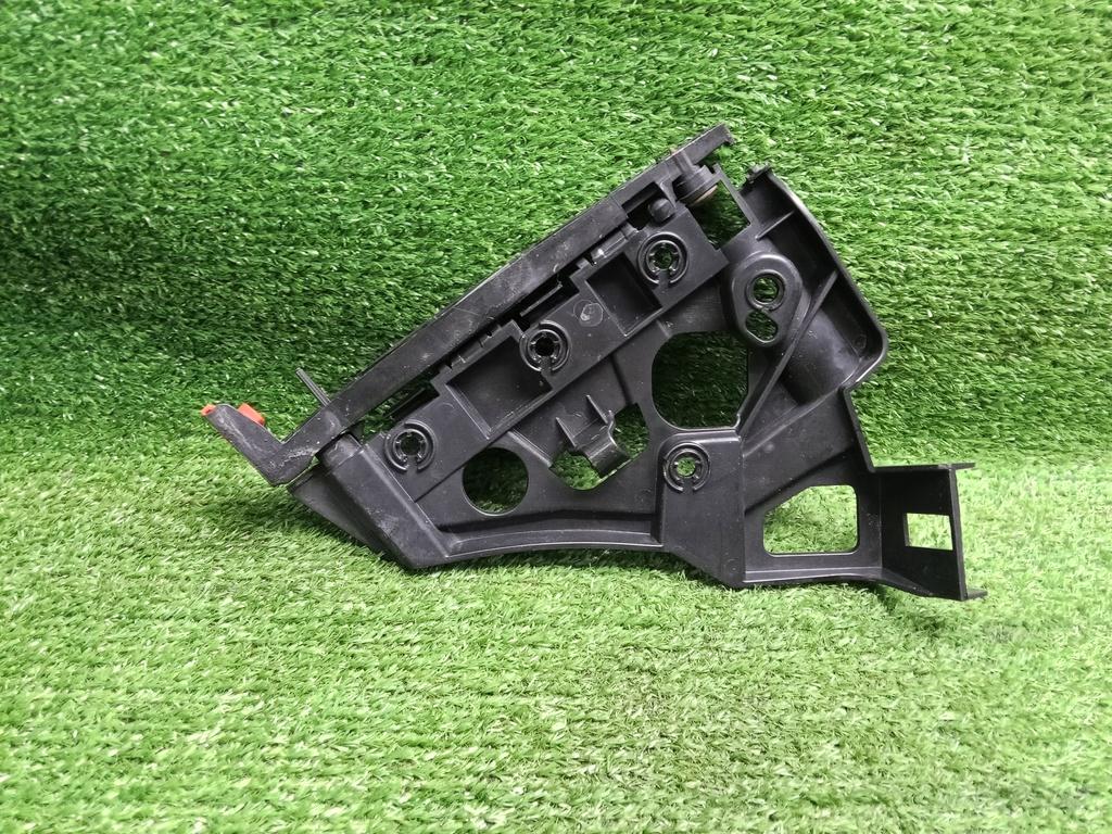 кронштейн переднего бампера Opel Astra J рестайлинг (2012—2018) 2012, 1.6i A16XER, 13368872 - фото №1