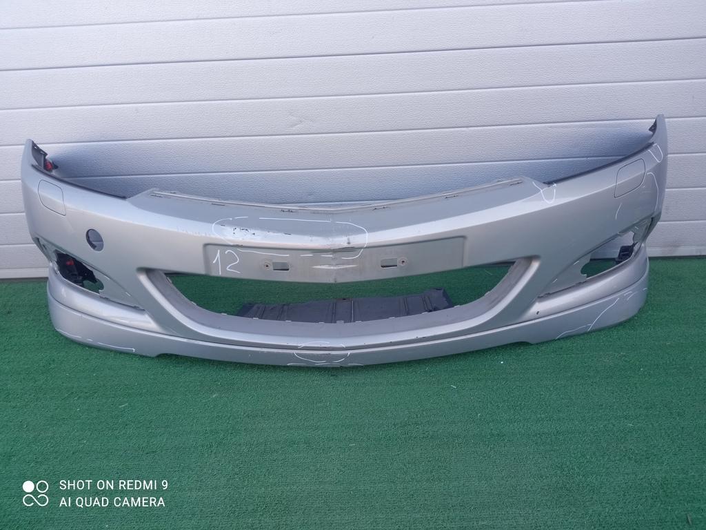 бампер передний Opel Astra GTC H рестайлинг (2006—2014) 2012, 1.6T Z16LET, 13110295 - фото №1