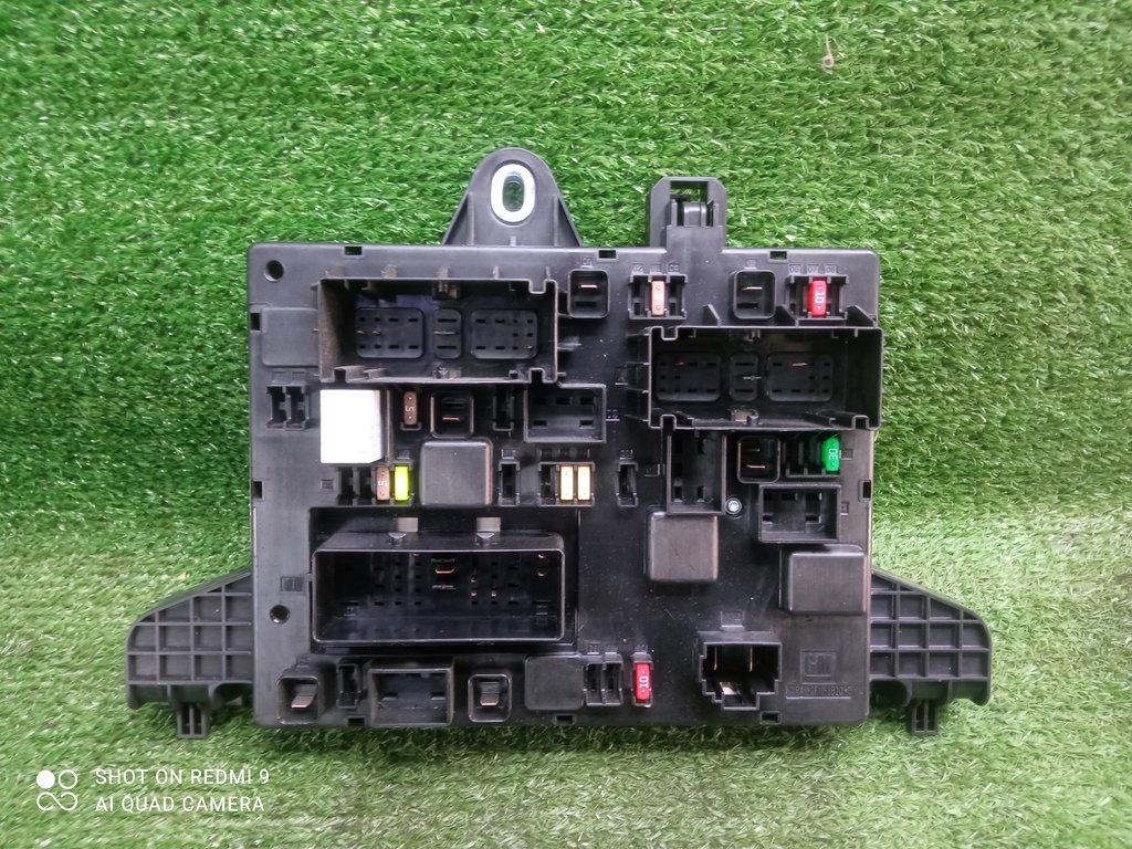 блок предохранителей Opel Zafira B рестайлинг (2008—2014) 2014, 2.0TD A20DTH, 13368651 - фото №1