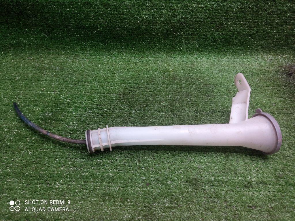 горловина бачка омывателя Nissan Juke I (2010—2014) 2011, 1.6i HR16DE, 289151KA0A - фото №1