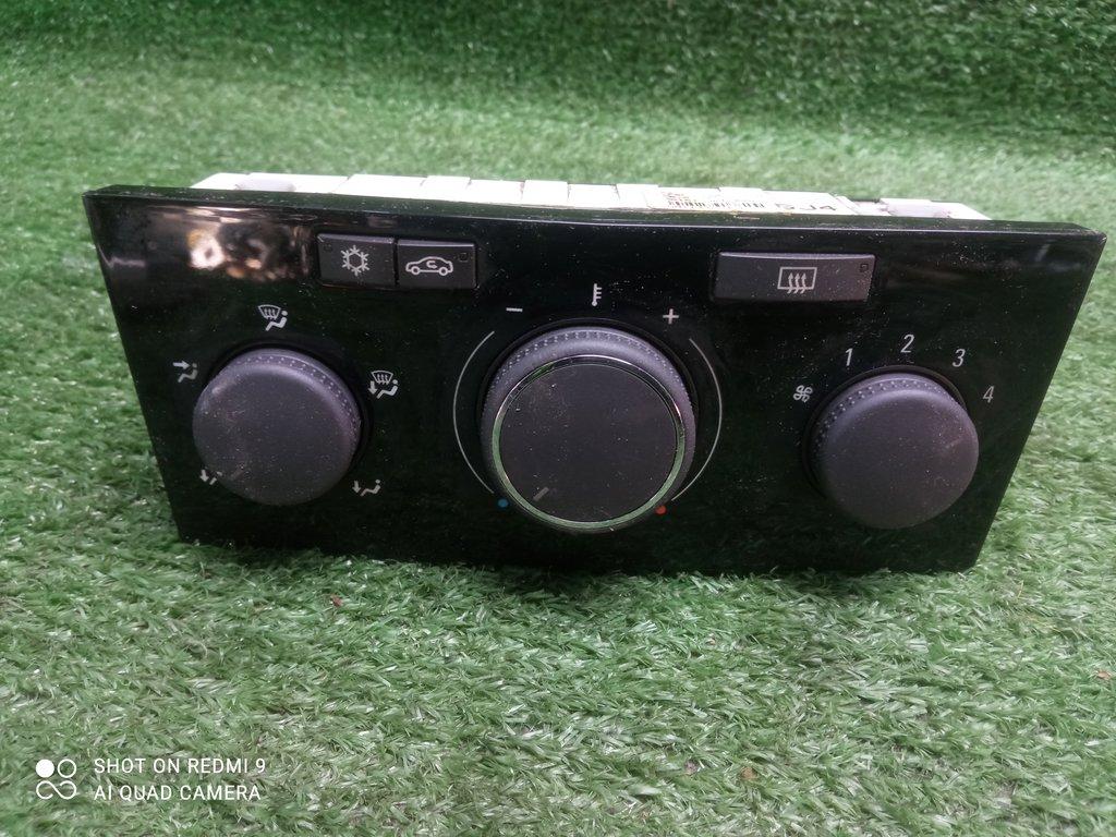 блок управления печки / климат-контроля Opel Astra H рестайлинг (2006—2014) 2012, 1.8i Z18XER, 13308176 - фото №1